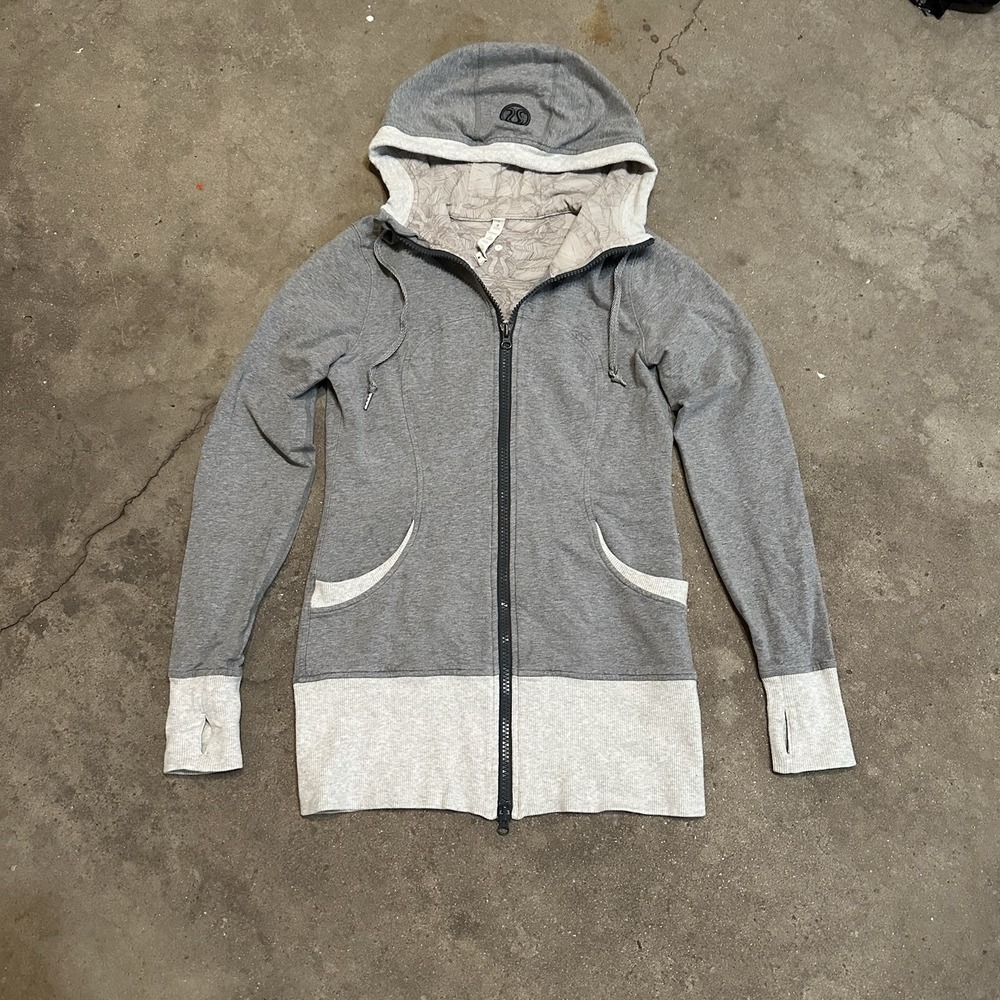 Lululemon Women's Live Simply Long‎ Gray Cream Hooded Full Zip jacket Size 8